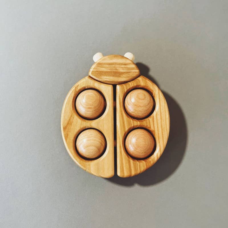 Bajo Marienkäfer aus Holz mit Rollen, Natur