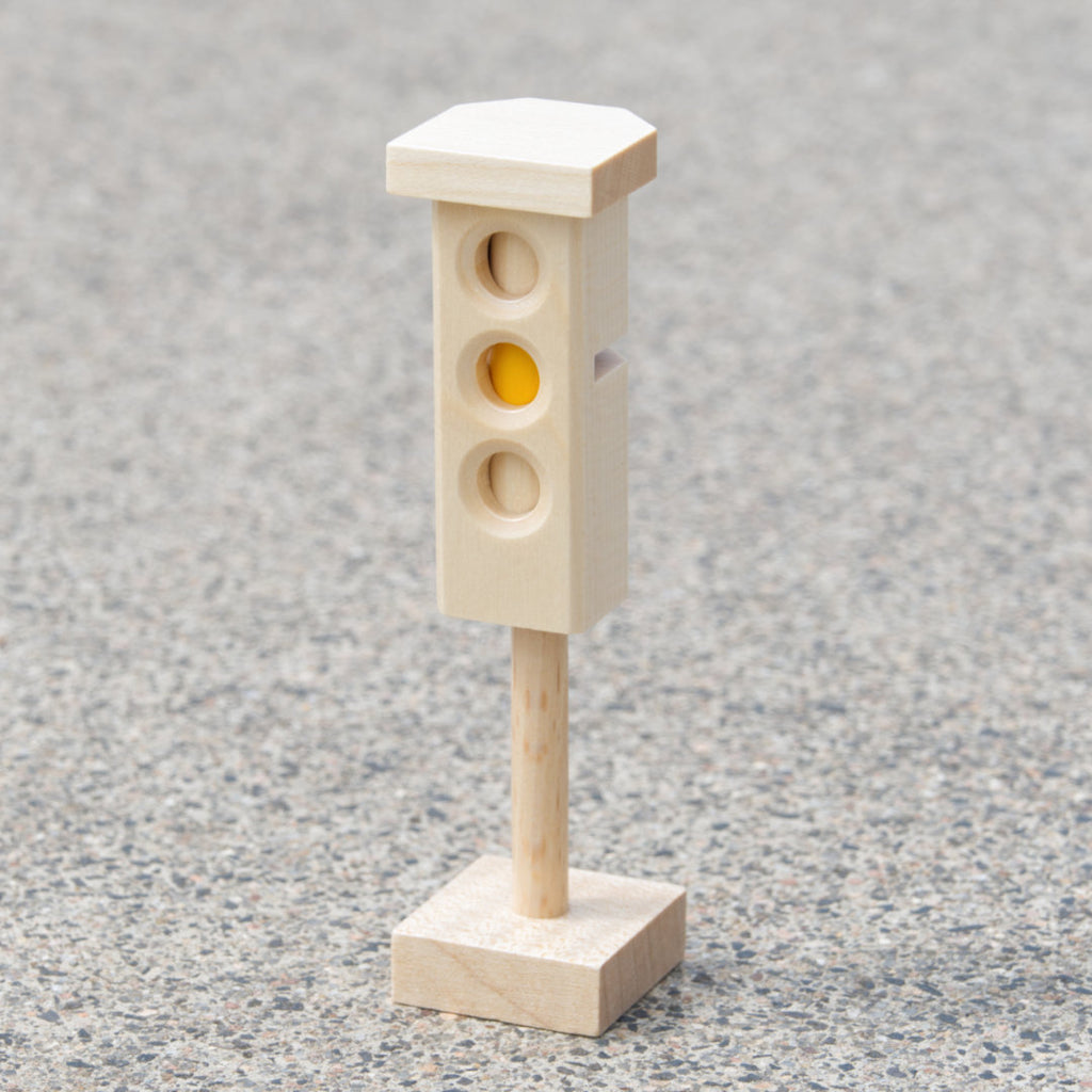 Verstellbare Verkehrsampel aus naturlackiertem Holz