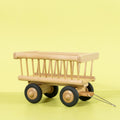 Heuwagen-Anhänger aus naturfarbenem Holz mit Vollgummireifen