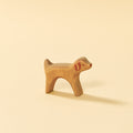 Holzspielzeug-Hund, bemaltes Naturholz, reduziertes Design