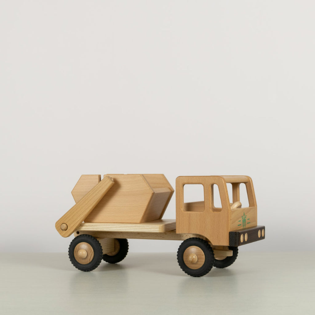LKW Müllcontainer aus Holz (naturfarben) mit Vollgummireifen
