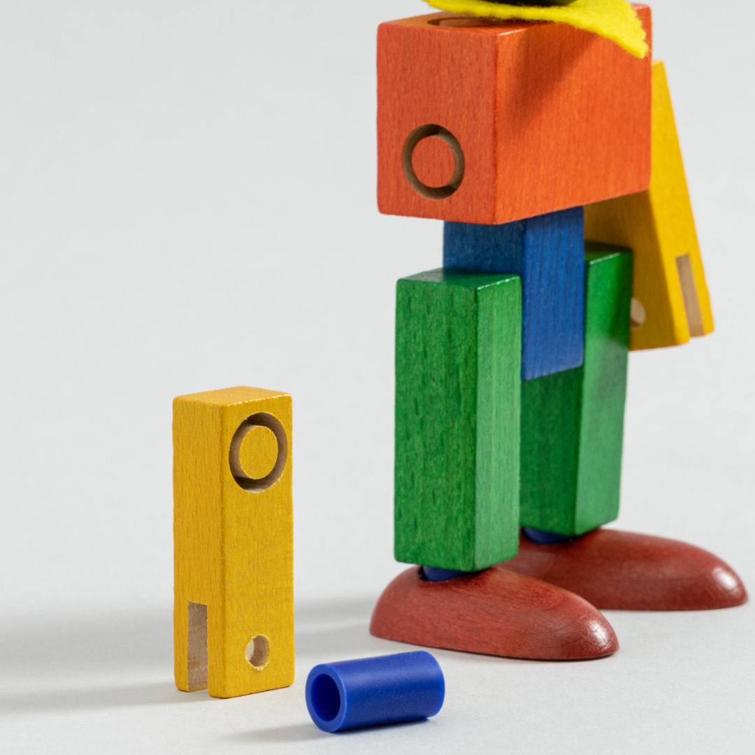 Bunte Holz-Kater zum Zusammenbauen, Detailaufnahme