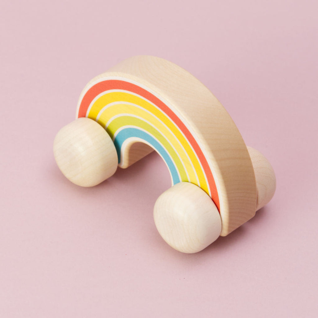 Greiffahrzeug Regenbogen, goki Babyspielzeug – Foto 3