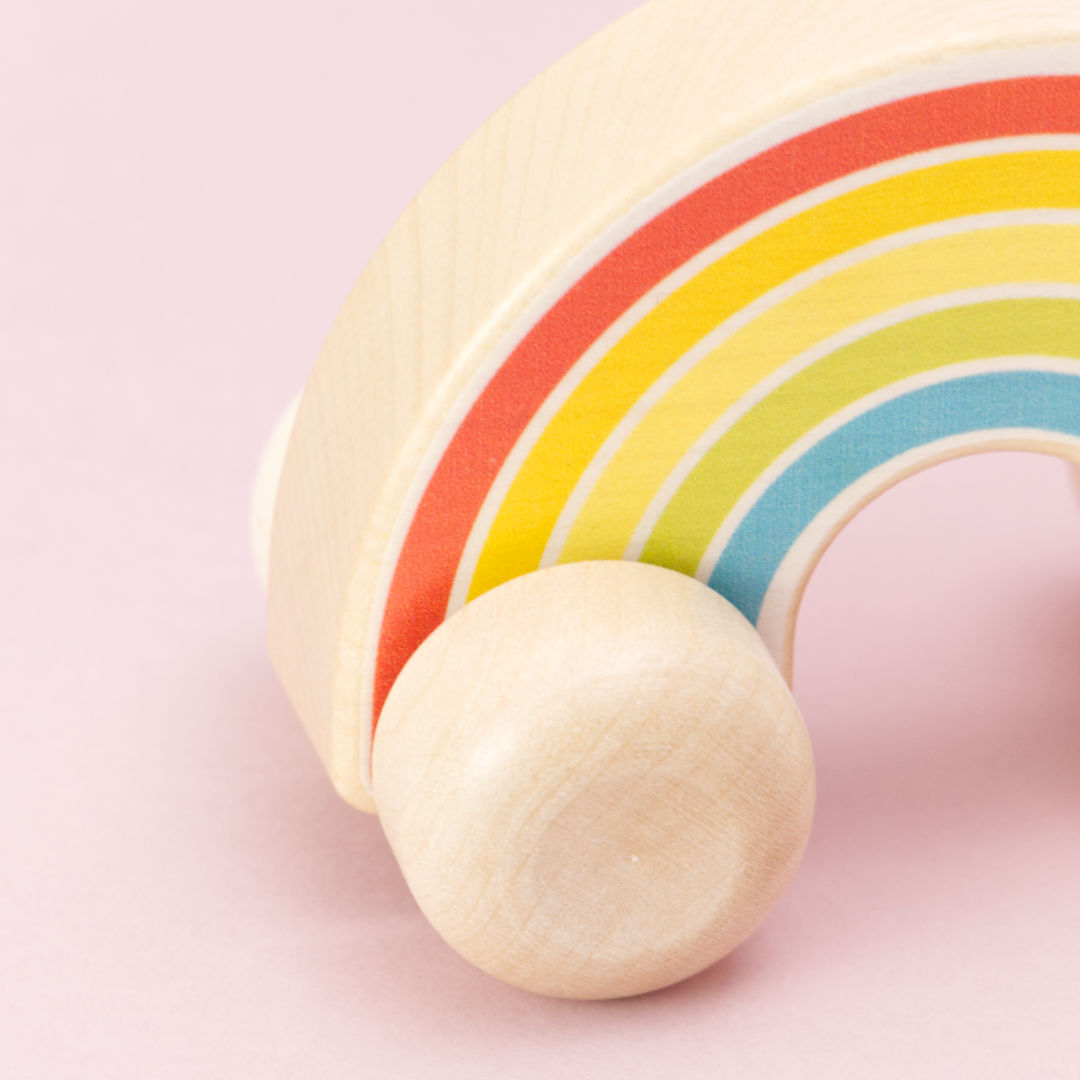 Greiffahrzeug Regenbogen, goki Babyspielzeug – Foto 2