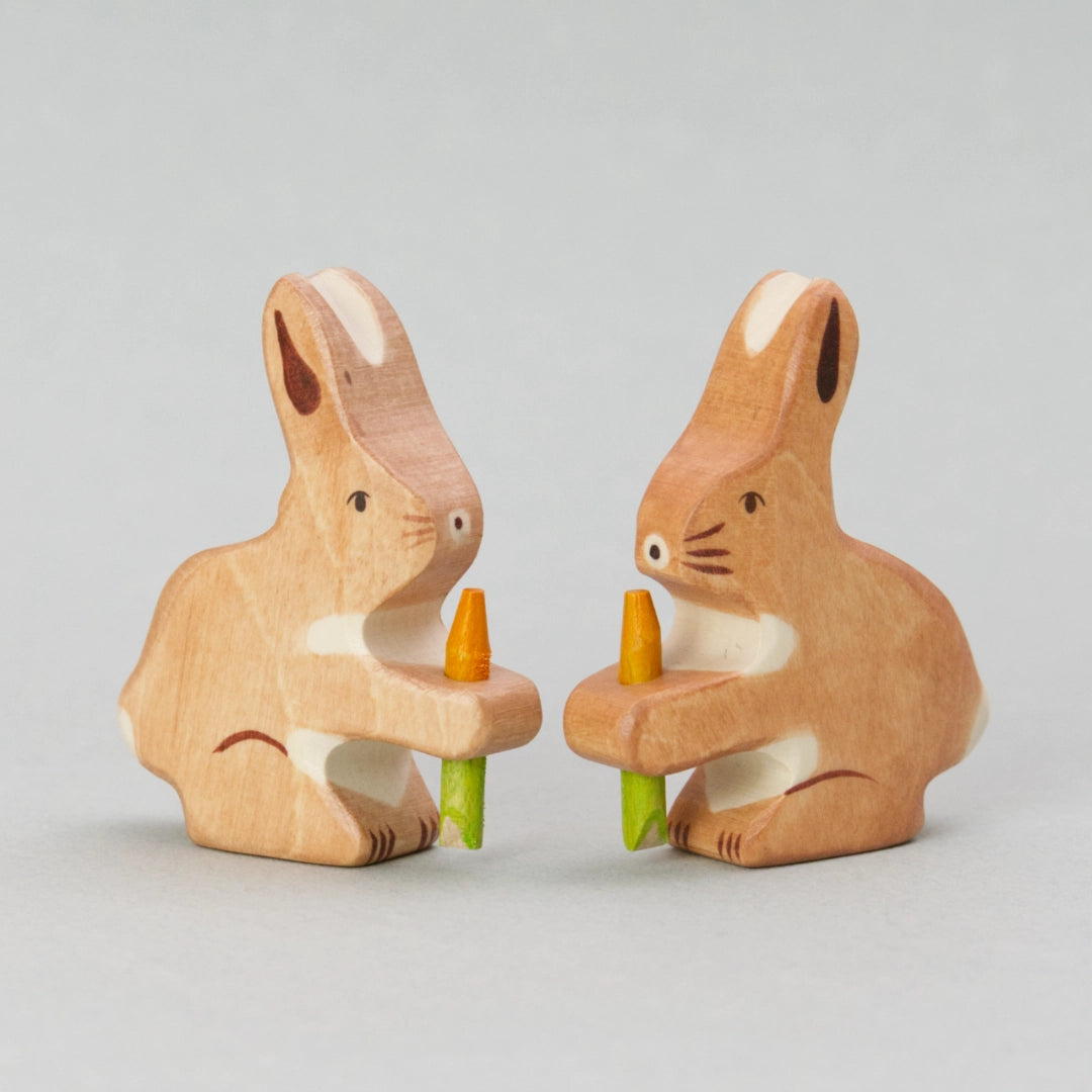 Hase mit Karotte von Holztiger