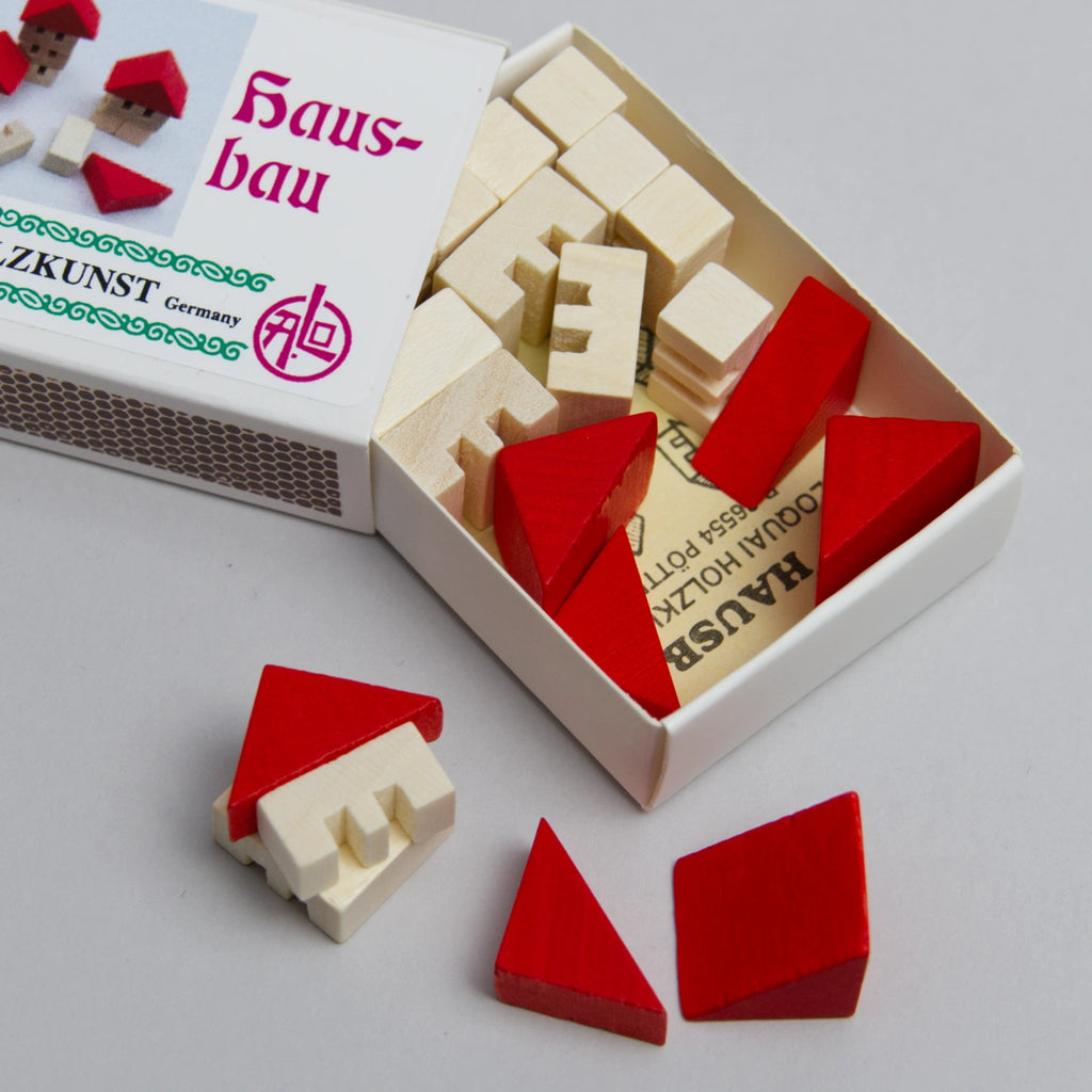 Holzminiatur Hausbau in der Streichholzschachtel