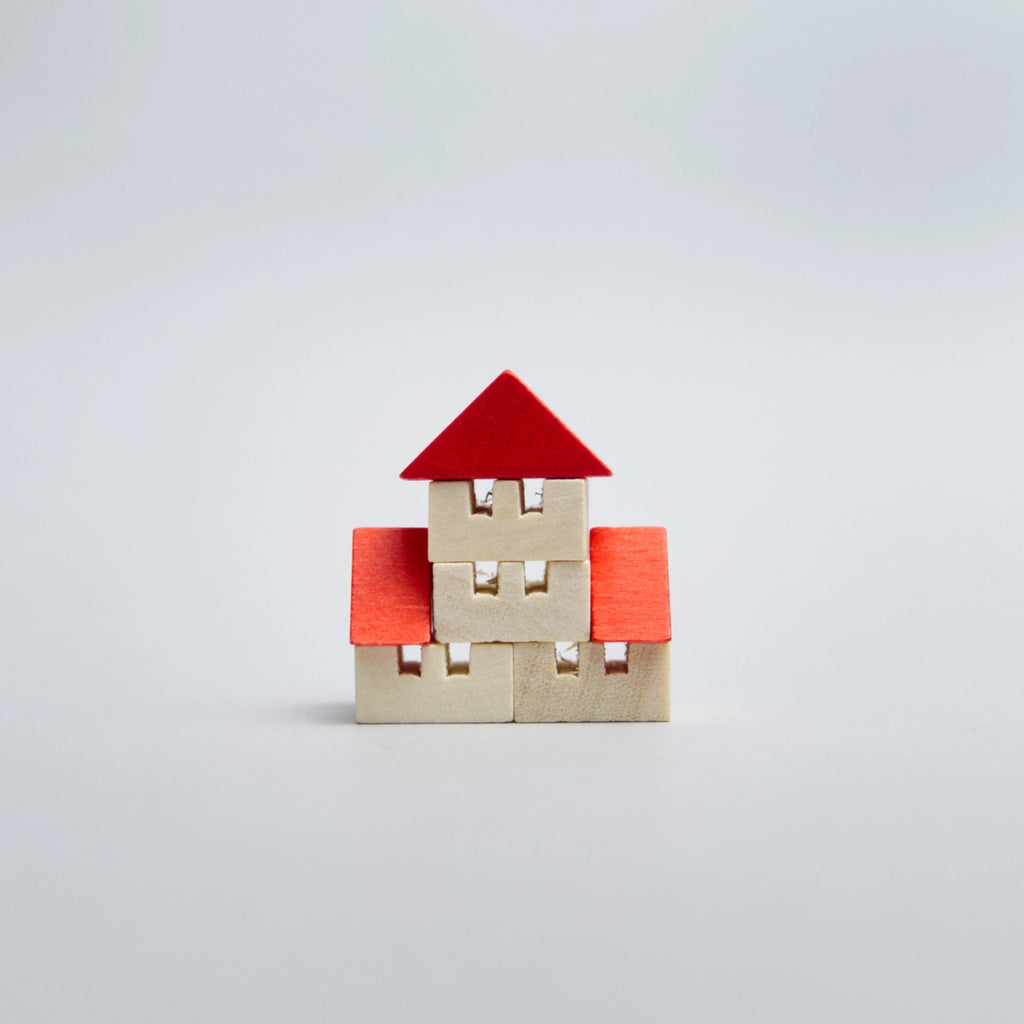 Holzminiatur Hausbau in der Streichholzschachtel
