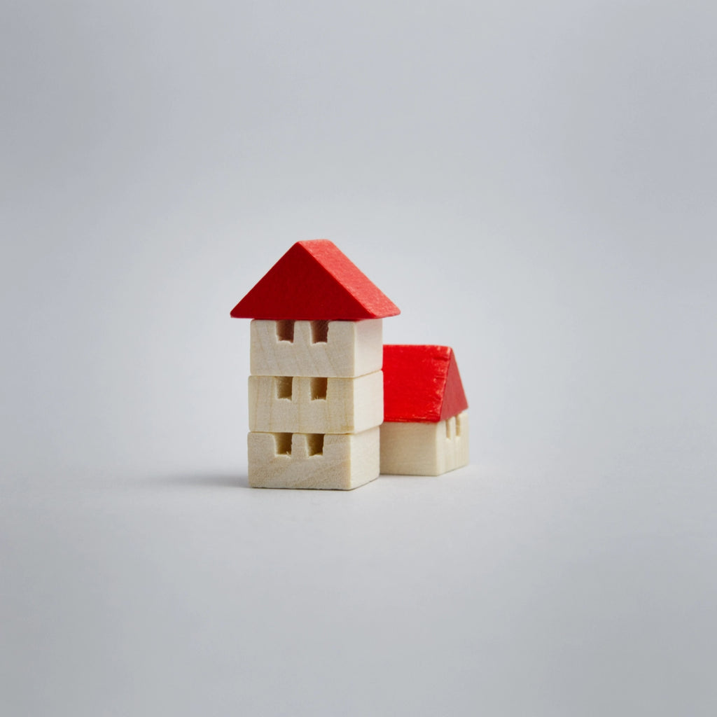 Holzminiatur Hausbau in der Streichholzschachtel
