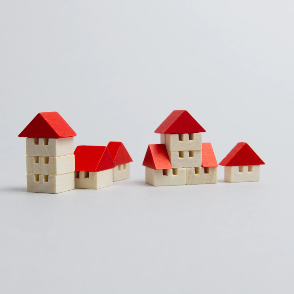 Holzminiatur Hausbau in der Streichholzschachtel