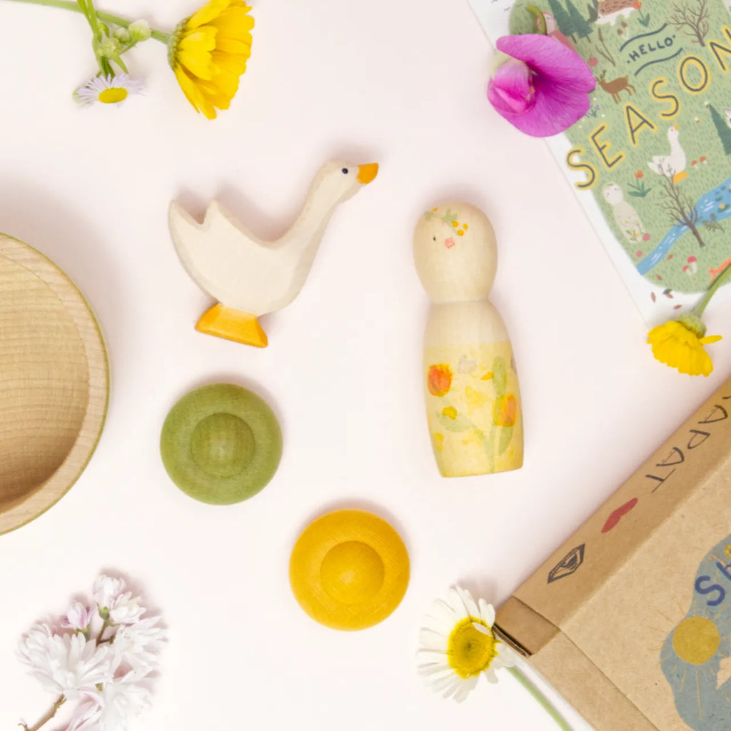 Hello Summer - Limitierte Jahreszeitenbox. Schachteln mit Markenaufdruck der: Seasons Collection von Ostheimer und Grapat