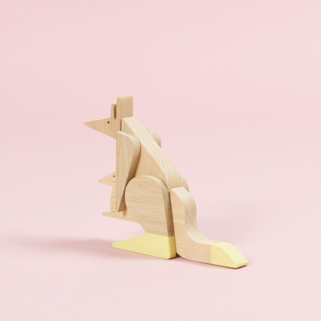 Känguru mit Baby Holzfigur aus Magnetischem Puzzle.