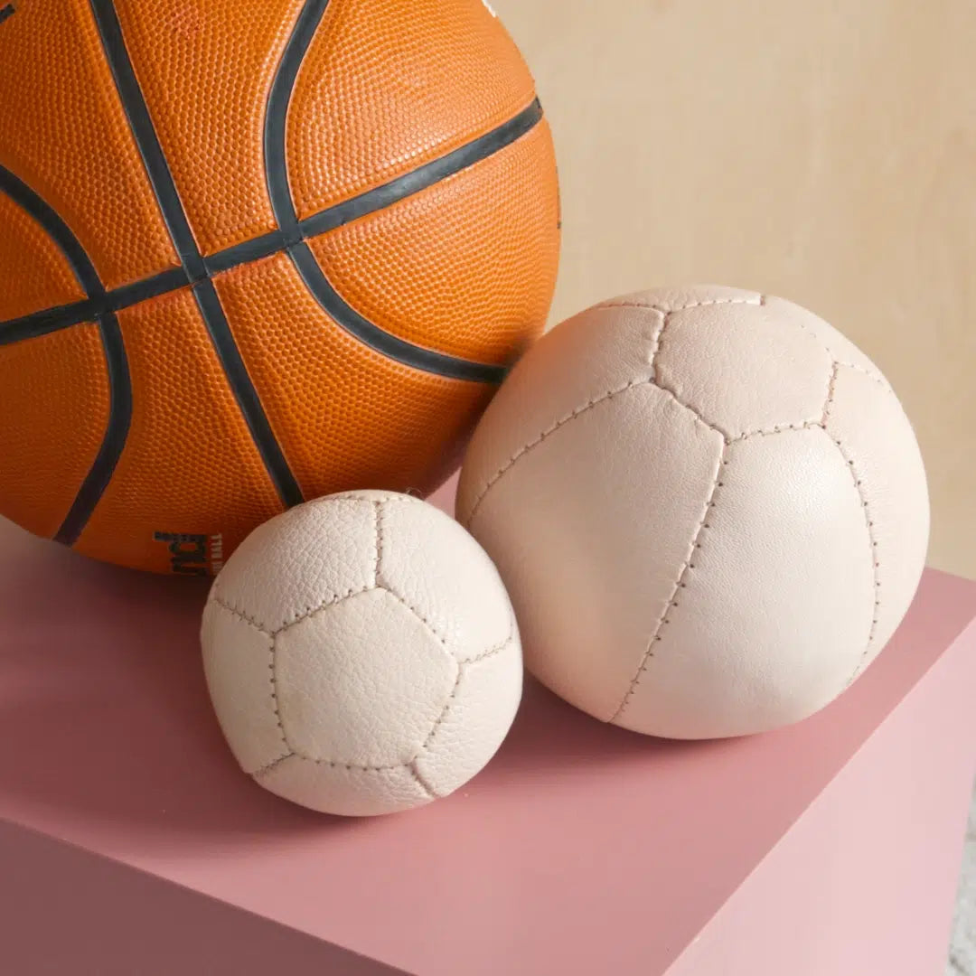 Kinderball plastikfrei, handgefertigt aus Ziegenleder
