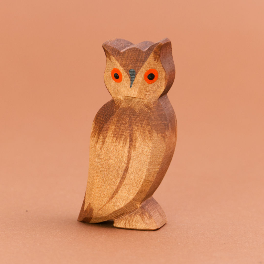 Ostheimer Uhu, handgefertigte Holzfiguren