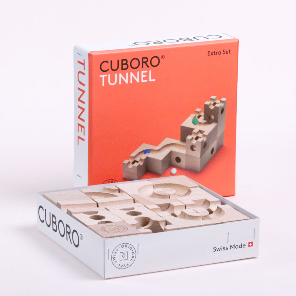 Tunnel Set von Cuboro mit geöffneter Verpackung darin liegend.