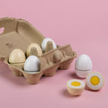 Eier mit Klettverbindung in Eierkarton
