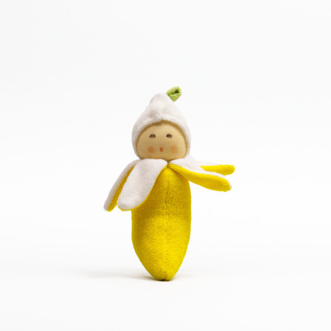 Gemüsegreifling Banane mit hellem Gesicht aus bio Frottee und mit Rassel.