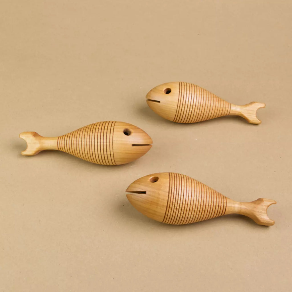 Urfisch Rassel, naturbelassenes Babyspielzeug – Foto 2