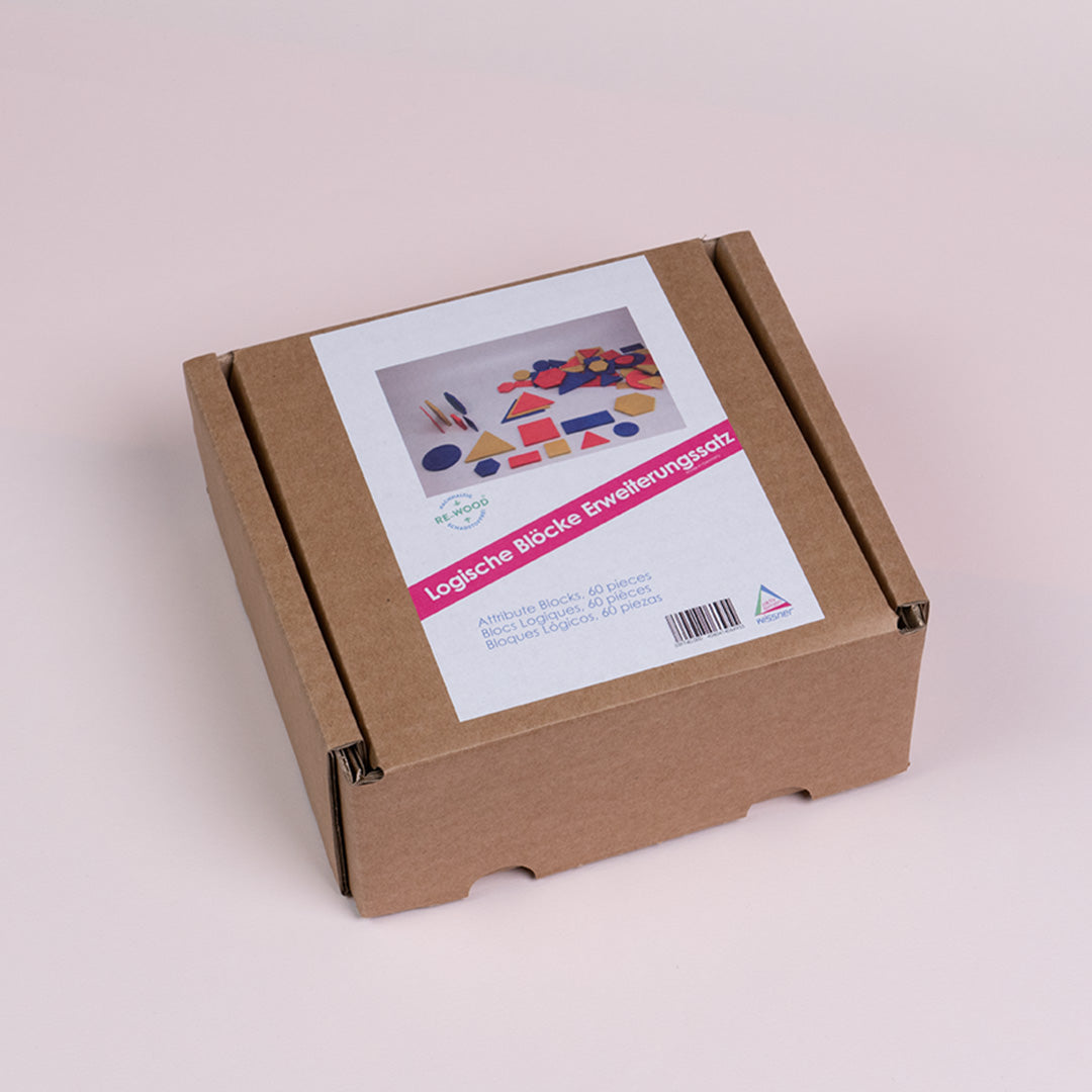 Alle Formen des logischen Blöcke Erweiterungssatz von Wissner in der geschlossenen Verpackung aus Karton.