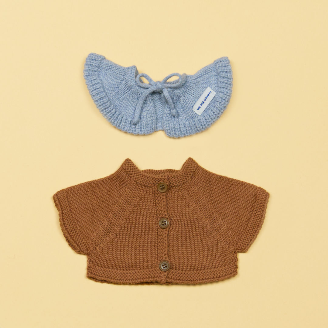 Puppen Kleidung "We are Gommu" look #35 mit strick Jacke und strick Kragen.