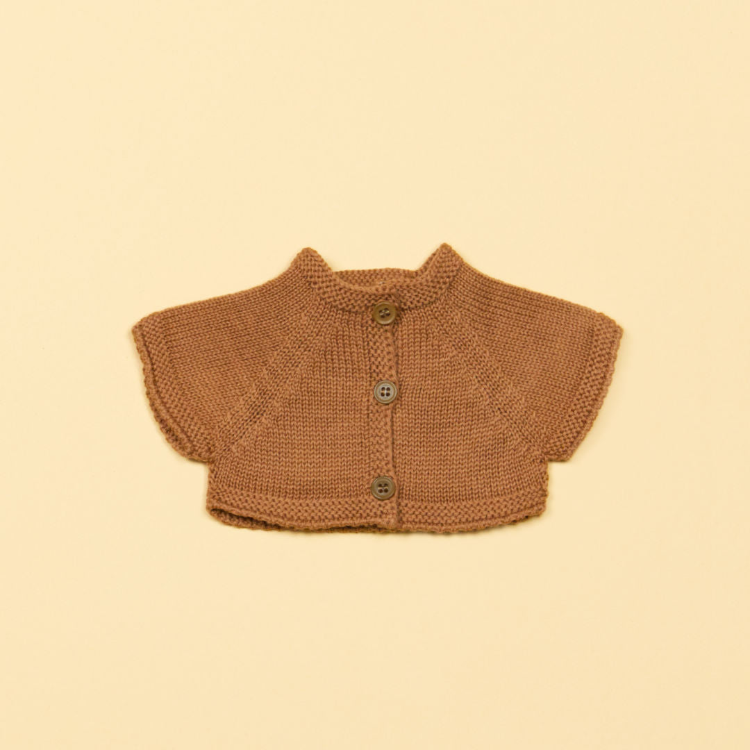 Look #35, Strickjacke in braun aus organischer Baumwolle von Gommu.