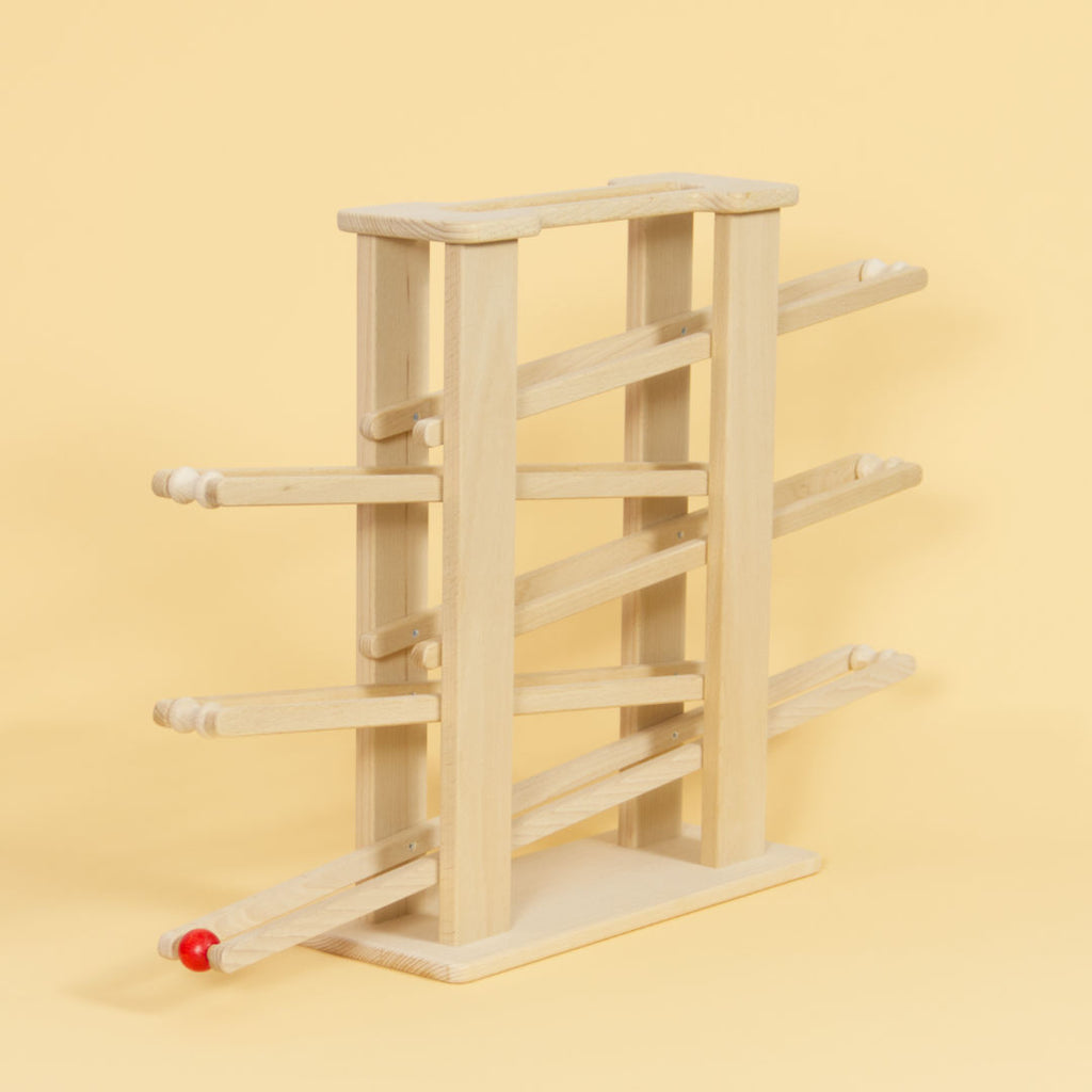 Multibahn aus Holz von hinten.