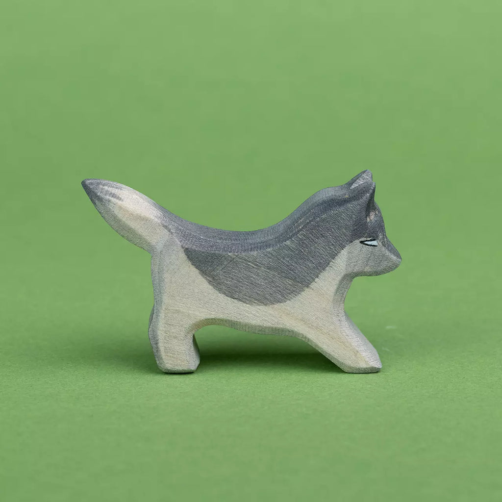 Ostheimertier Wolf klein spielend