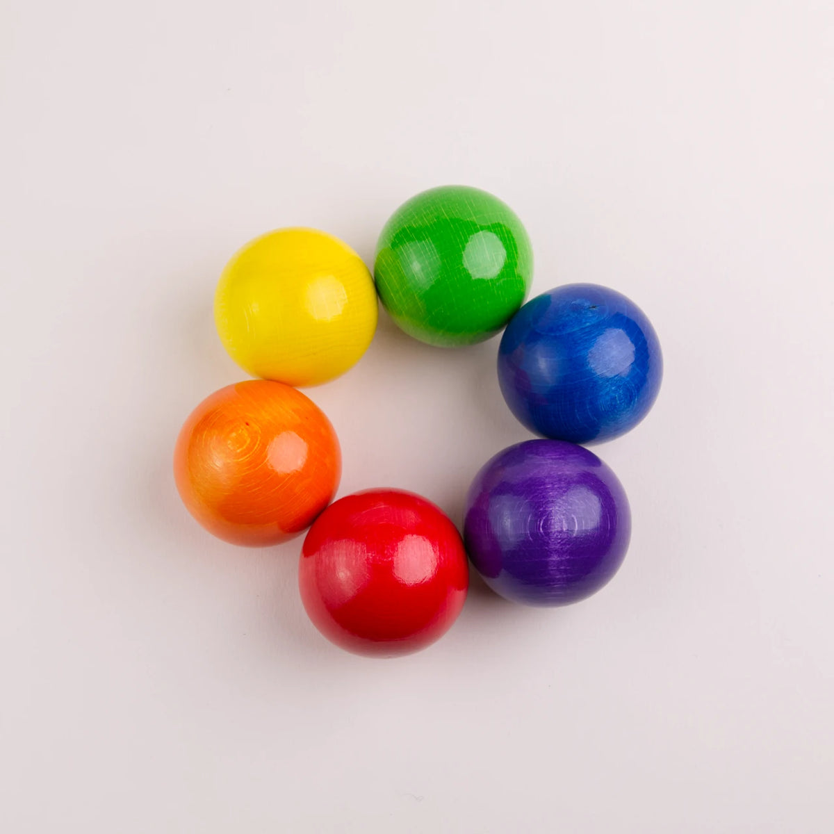 Große Holzkugeln, sechs Regenbogenkugeln von SINA
