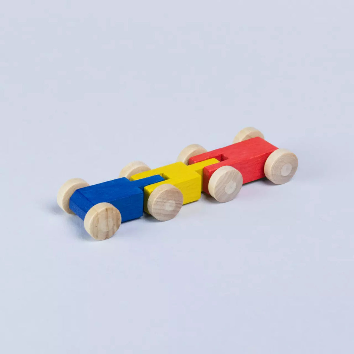 Kleiner Tausendfüßler aus Holz