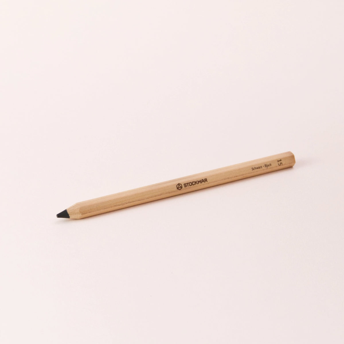 Stift von Stockmar in Schwarz, 6-eckig.