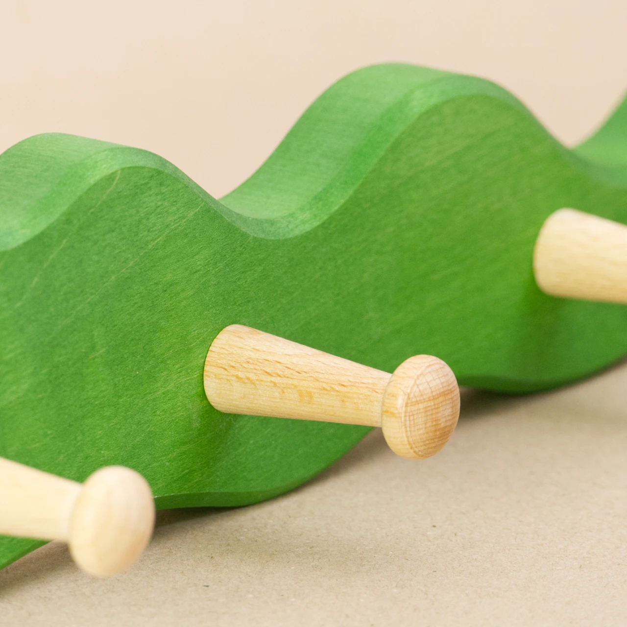 Ostheimer Kindergarderobe Wurm – Bild 2