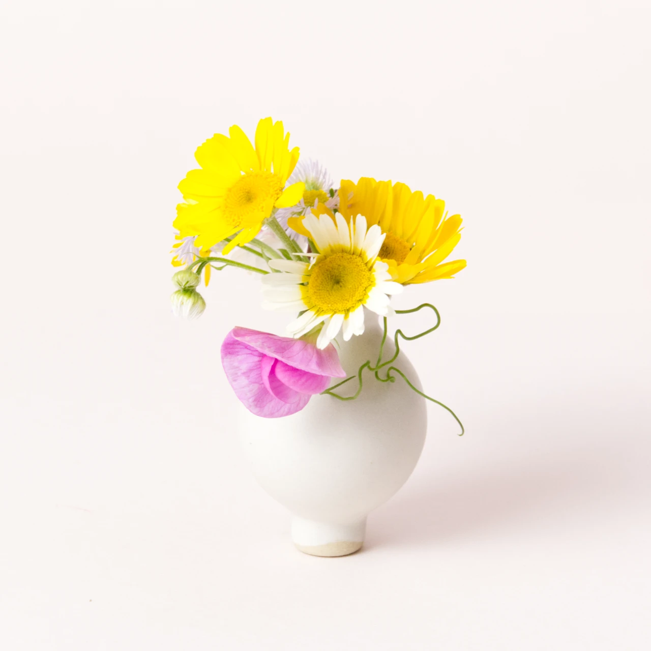 Weiße Vase von Grimms.