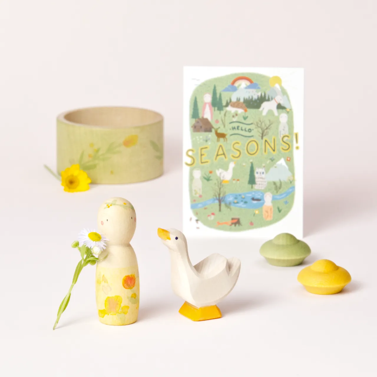 Hello Summer - Limitierte Jahreszeitenbox. Schachteln mit Markenaufdruck der: Seasons Collection von Ostheimer und Grapat