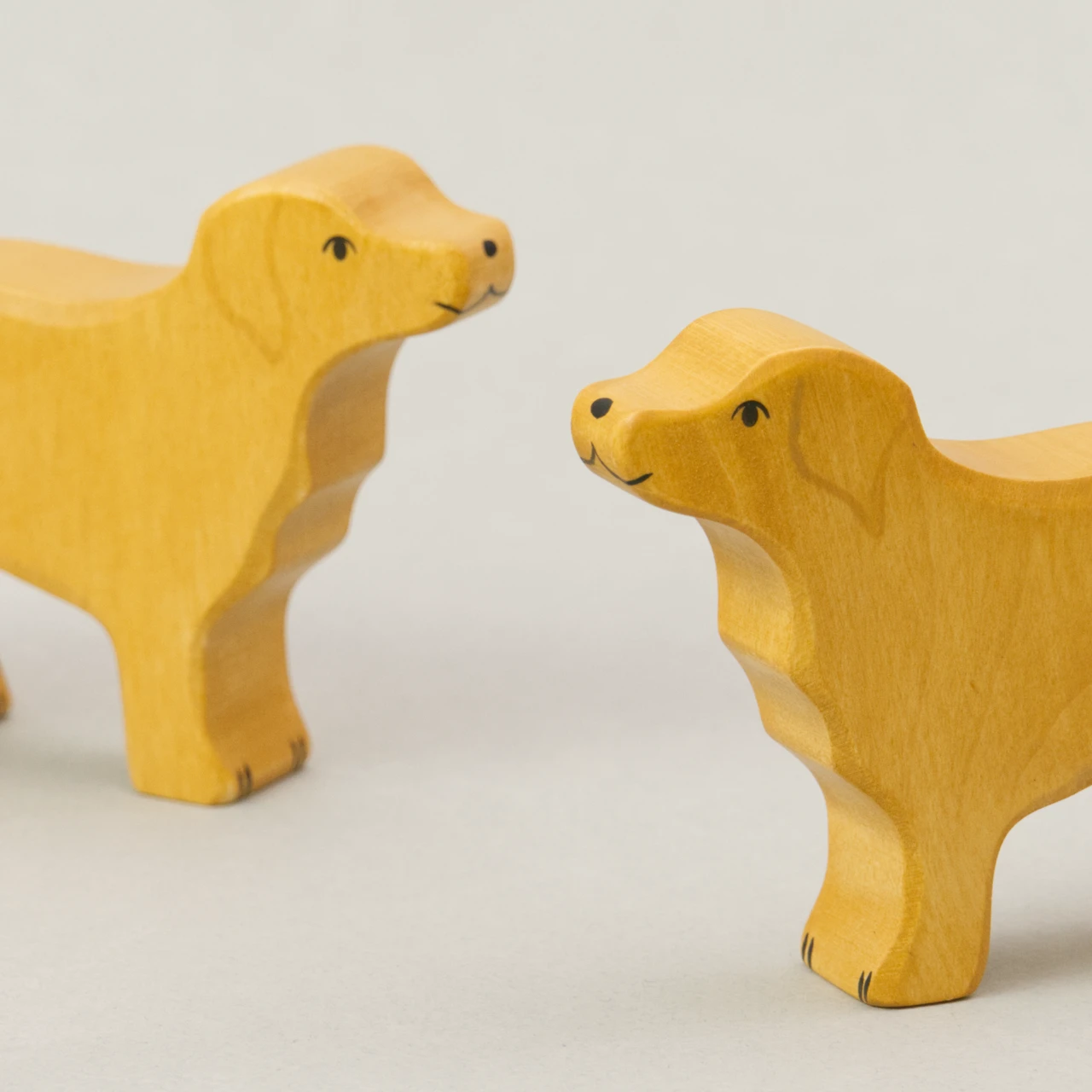 Golden Retriever von Holztiger, Spielfigur – Bild 2