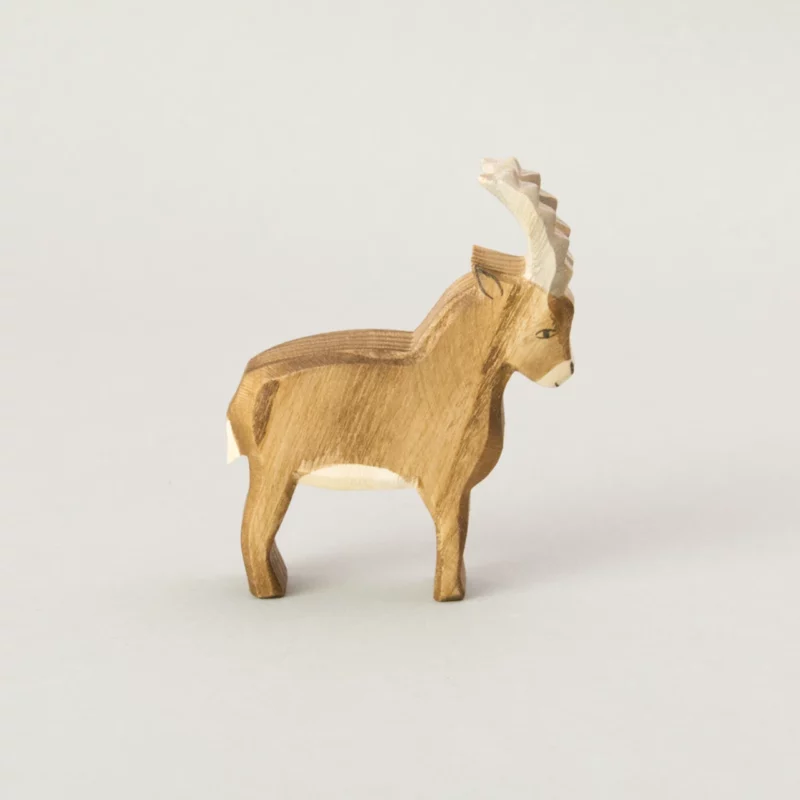 Ostheimer Steinbock stehend