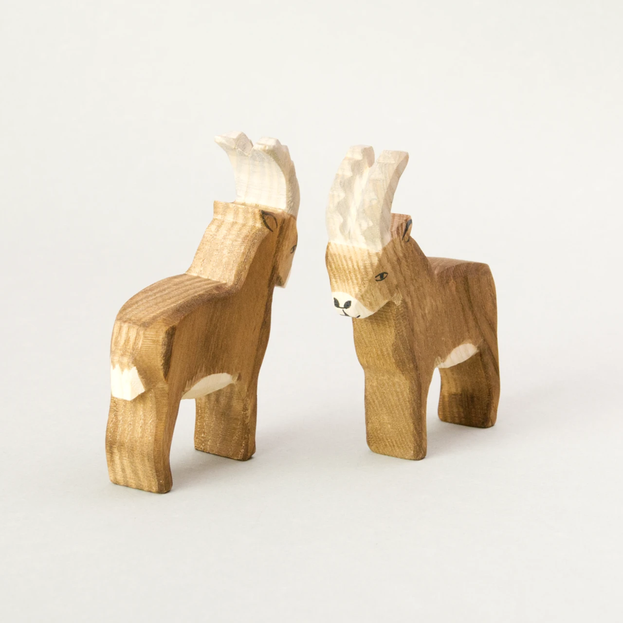 Ostheimer Steinbock stehend – Bild 2