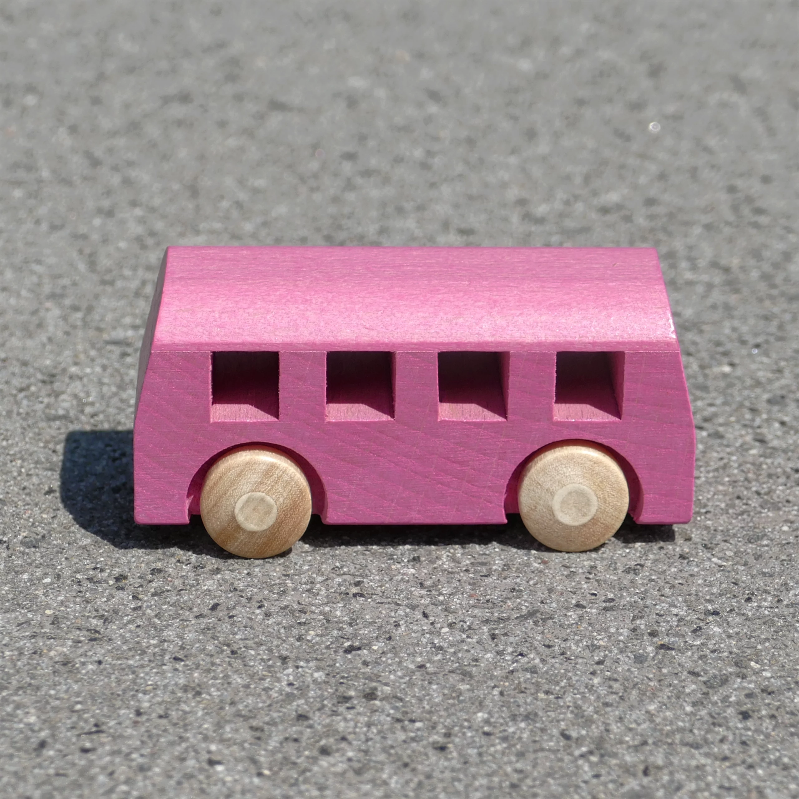 Rosa Spielzeug Bus aus Holz, Beck – Bild 2